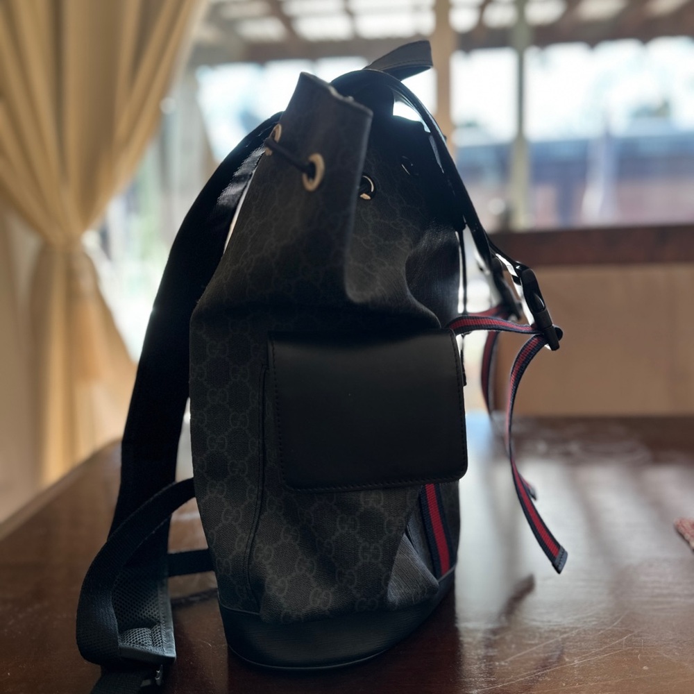 Gucci GG Supreme Black and Red Backpack with Flap Top Design - Picture 7 of 9